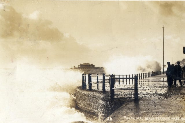 Old photograph showing a very rough sea in the Hastings. SUS-220217-161853001