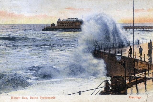 Old photograph showing a very rough sea in the Hastings. SUS-220217-161843001