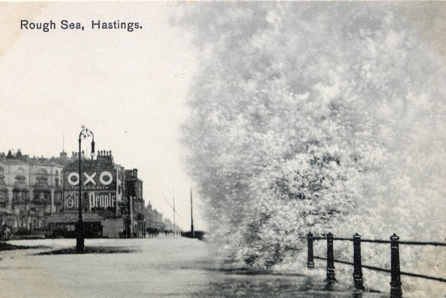 Old photograph showing a very rough sea in the Hastings. SUS-220217-161833001