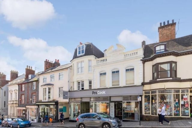 Beautifully refurbished two bedroom apartment within a boutique development on High Street, Lewes On the market for £329,950, the property is being sold by Oakley Property via Zoopla. SUS-221003-142103001