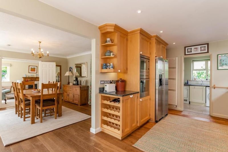 Dining room/kitchen area