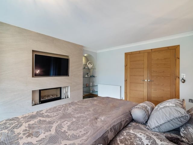 Principal bedroom.