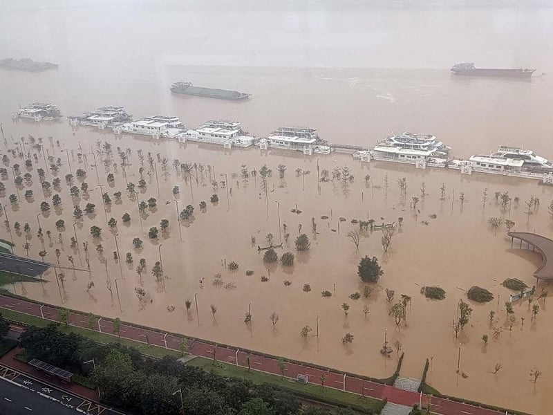 A street is submerged after heavy rains in Qingyuan City.