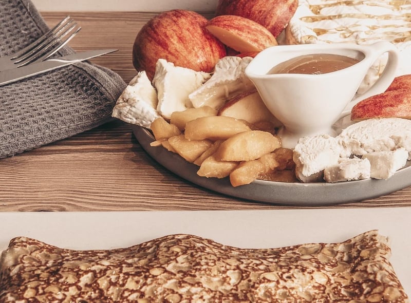 French Creperie Le Petit Cafe can be found at 32 Morisson Street. Offering French gallettes and delicious crepes, this cafe comes as one of the most highly rated in the Capital.