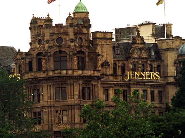 The flags on the department store were lowered to half mast in order to honour the death of Princess Diana. Year: 1997