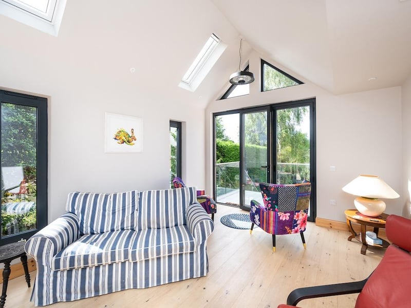 Where is it? The popular village of Ormiston is ideal for commuters to Edinburgh, which is 14 miles away, and has links to many walking trails and outdoor pursuits in the area.
