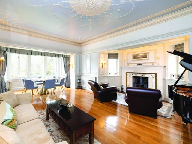 Reception room receives plenty of light in the one-time five-star hotel. Image: Scott Clark Photogrpahy