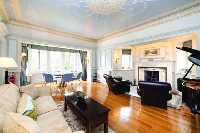 Reception room receives plenty of light in the one-time five-star hotel. Image: Scott Clark Photogrpahy
