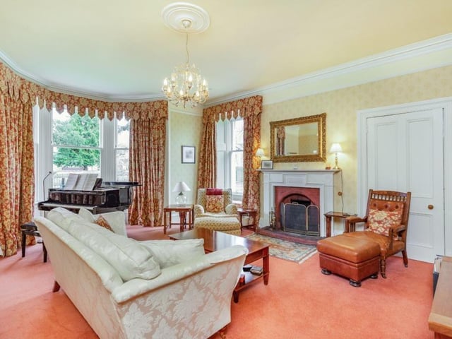 Sitting room.