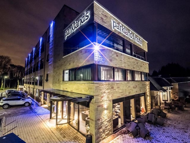 Located in Newton Mearns, just 10 miles from the centre of Glasgow, Parklands Hotel and Country Club is a tranquil escape withing easy access of Scotland's largest city. It has a modern gym fully equipped with cardiovascular equipment, a swimming pool, jacuzzi, sauna, aroma steam room and beauty spa. When you get peckish, Michael's Bistro offers meals all day, while the bar offers a cocktail menus until late.