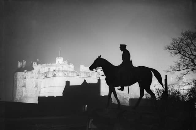 From Edinburgh Castle, Thorne and MacLeod oversaw the creation of the massive (imaginary) Fourth Army (Photo by Martin/Fox Photos/Getty Images)