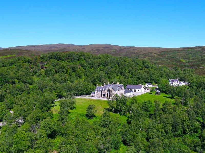 What is it? An elegant Victorian lodge built in 1877, and refurbished by Laura Ashley, which sleeps up to 14 with additional accommodation in its Eagle’s Crag and Ghillie’s Rest.