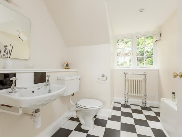 Guest bathroom.