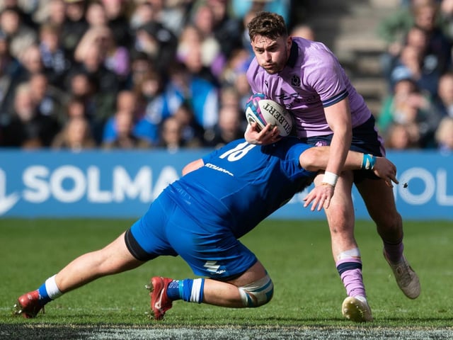In for the injured Stuart Hogg and showed up well in an attacking sense, with good pace and footwork. 7