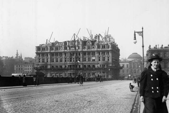 North Bridge showing the North British Station Hotel (now The Balmoral) under construction in 1901.