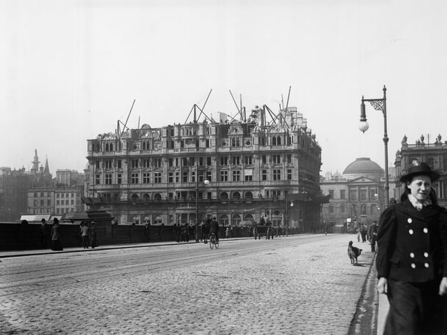 North Bridge showing the North British Station Hotel (now The Balmoral) under construction in 1901.