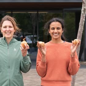 The HUID start-up is creating compostable packaging, using onion waste – nature’s own form of packaging.