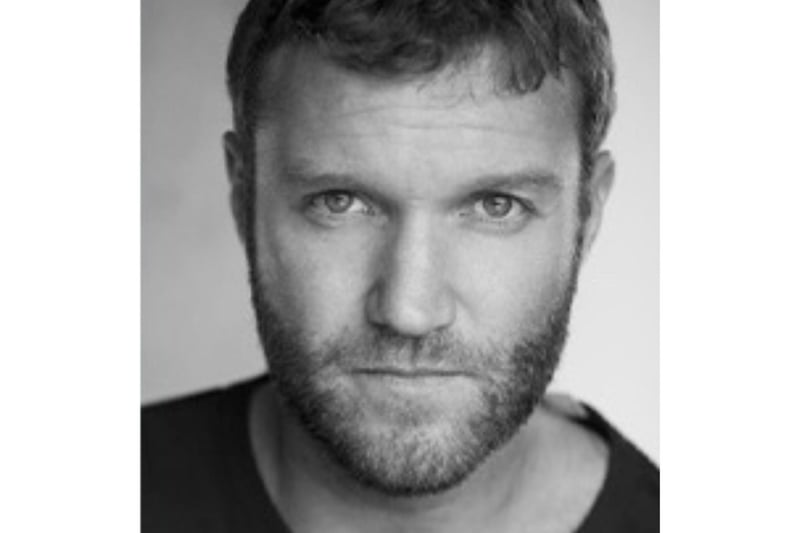 Diarmaid Murtagh (Vikings, Dracula Untold, The Monuments Men) plays Buck Mackenzie. Previously played by Graham McTavish in a cameo during season 5, Buck is Dougal and Geillis’ illegitimate son and a direct ancestor of Roger.