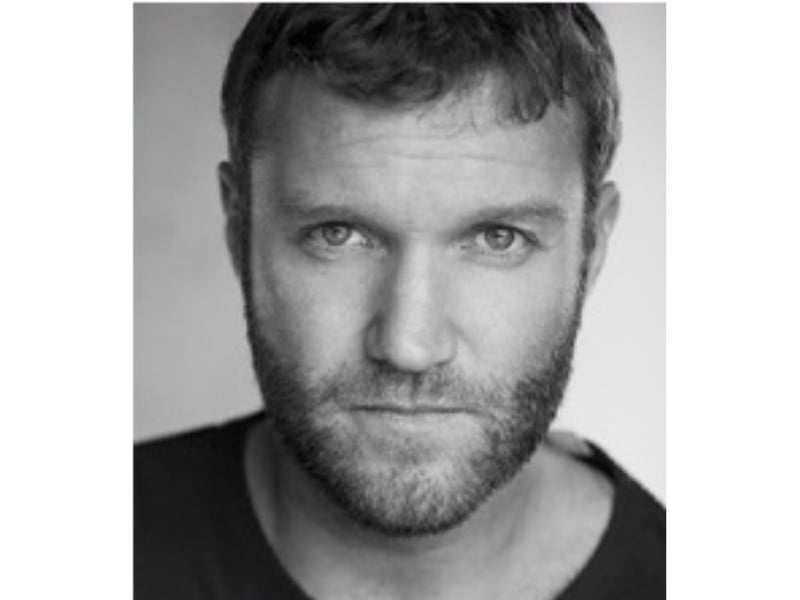 Diarmaid Murtagh (Vikings, Dracula Untold, The Monuments Men) plays Buck Mackenzie. Previously played by Graham McTavish in a cameo during season 5, Buck is Dougal and Geillis’ illegitimate son and a direct ancestor of Roger.