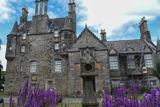 History records that the original Lauriston Castle was built in medieval times, but almost entirely destroyed in 1544 by the Early of Hertford's troops. The present-day tower house (left) dates from the 1590s and the site has been considerably extended and altered since.