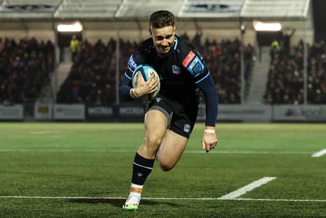 Kyle Rowe in action for Glasgow Warriors.
