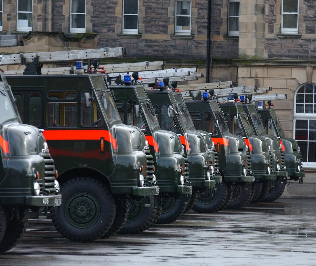 Remembering when firefighters last went on strike in Scotland in 2002-03