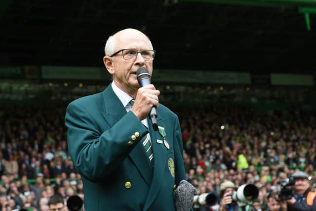 Former Celtic chairman Fergus McCann addresses the fans ahead of unfurling the league flag in August 2014.