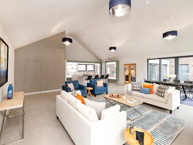Set in an idyllic yet well-connected location, Baberton Loan offers a peaceful, leafy setting just minutes from Edinburgh city centre.