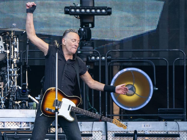 The singer closed the encore with 'Dancing in the Dark', 'Tenth Avenue Freeze-Out', and 'I'll See You in My Dreams'.