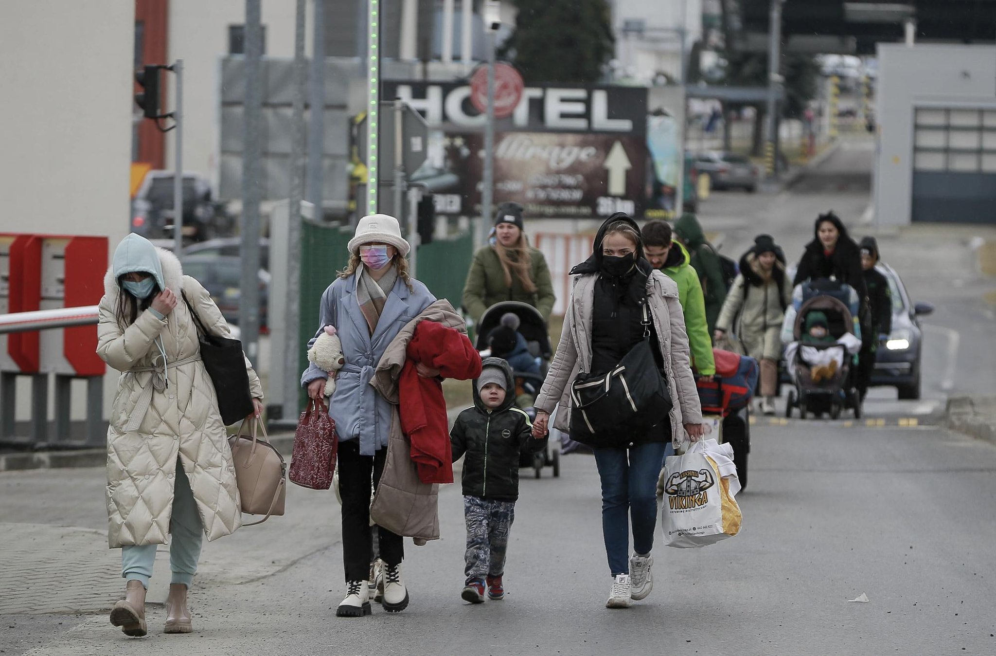 Leader - UK must open doors to all fleeing Ukraine