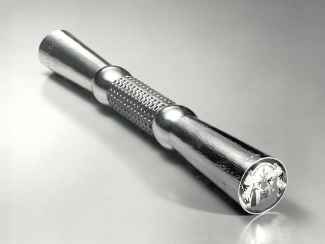 The baton that was passed between participants in the 1970 Queen's Baton Relay.