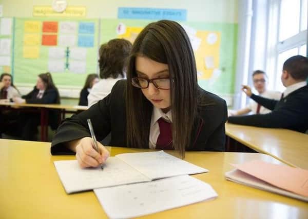 More teachers are needed to reduce class sizes say the EIS