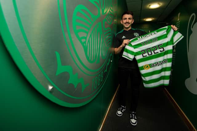Greg Taylor has signed a new deal with Celtic.