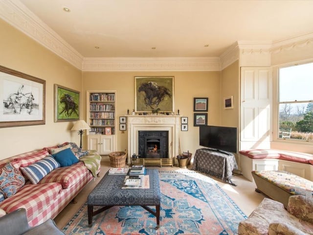 Sitting room.