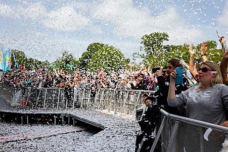 Confetti rains down on the crowd during Sunday's rescheduled set by 30 Seconds to Mars.
