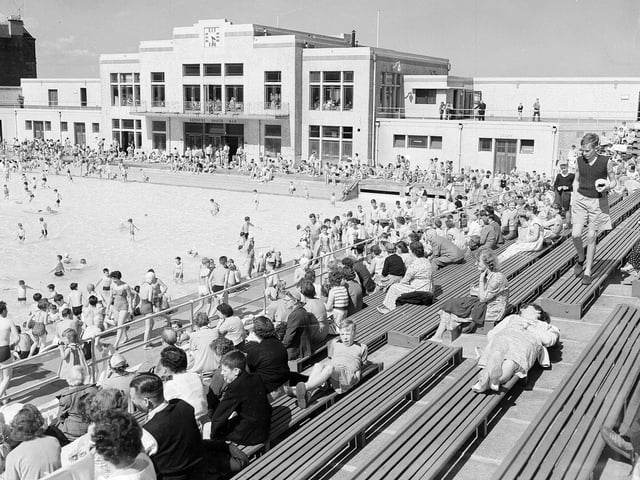 Spectators at Portobello Outdoor Pool in 1962.