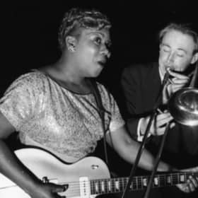 Sister Rosetta Tharpe performs with Chris Barber's Jazz Band in Cardiff in November 1957 (Picture: Chris Ware/Keystone Features/Getty Images)