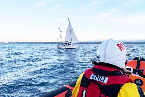 The RNLI Stonehaven crew arrives at the scene (Photo: RNLI).