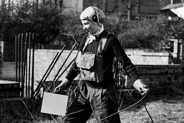 A woman learns Atom Defence in 1952