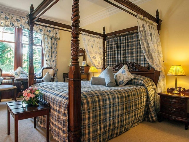 The Tigh na Sgiath Country House Hotel is housed in the elegant former home of the Lipton Tea Family, set in its own grounds in the heart of the Cairngorm National Park. Open log fires and wood paneling ensure a romantic setting, while couples can enjoy the hotel's famed afternoon teas.