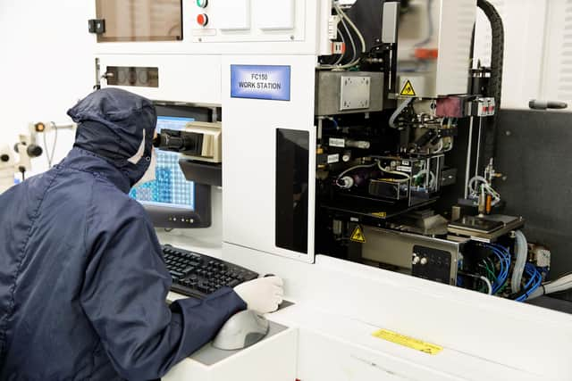 Photo of Leonardo Employee working in Leonardo’s Advanced Manufacturing Facilities