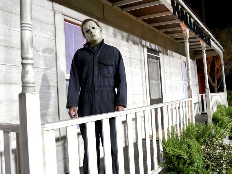 The original John Carpenter classic. Its got Michael Myers, the mask, Laurie Strode. Need we say more?