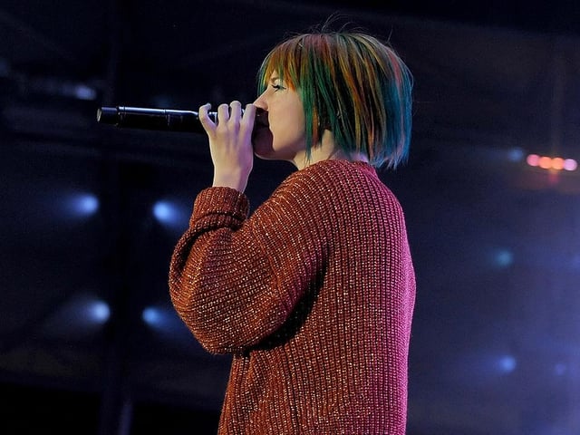 Fan favourite All I Wanted from third album Brand New Eyes roused the crowd further with Williams' vocals on impressive form. Williams' vocal were pitch perfect and so high they always shattered glass - in the best possible way.