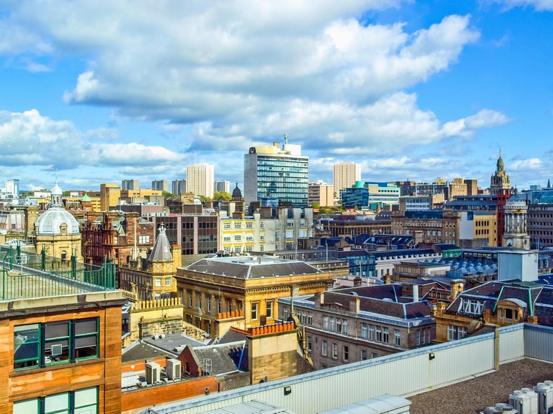 Scotland’s largest city is just a 50-minute train ride from Edinburgh so it’s easy to do a day-trip to enjoy its shopping and attractions. In the city centre, make sure you check out the medieval Glasgow Cathedral and Merchant City where you’ll find designer boutiques and stylish restaurants that were once old warehouses. For great views of the city, head to The Lighthouse, a centre for design and architecture, where you can also explore the Mackintosh Centre, a homage to Scotland’s most iconic architect, Charles Rennie Mackintosh. One of the nicest parts of Glasgow to wander around is the West End, which is easily accessed on the subway. Jump off at Kelvinhall subway station to pay a visit to the majestic Kelvingrove Art Gallery & Museum where you can see one of the finest collections of arms and armour in the world, a vast natural history collection and impressive artworks. From here you can wander over to the beautiful grounds of the University of Glasgow and down to Byres Road where you can enjoy a bite to eat at one of the West End’s restaurants and cafes or have a drink on trendy Ashton Lane, tucked away behind the main thoroughfare. To get back to the city centre, simply jump back on the subway at Byres Road.