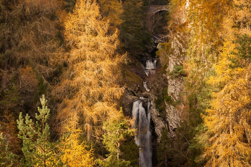 There are a number of powerful waterfalls at this famous spot near Blair Atholl favoured since the 18th century. Robert Burns campaigned to have the “lofty firs and ashes cool” to surround the falls and they still adorn these stunning waterfalls today.