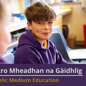 Tha foghlam tro mheadhan na Gàidhlig air a bhith soirbheachail. (Dealbh: Bòrd na Gàidhlig)