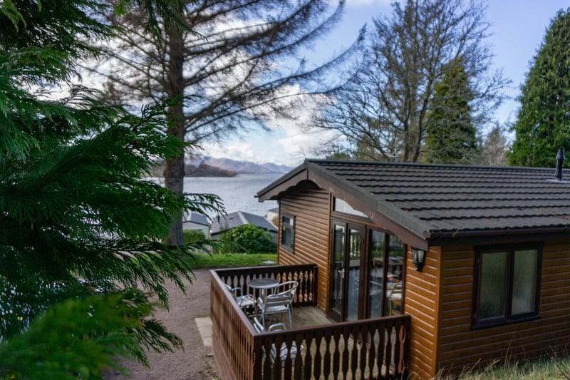 Set on the shores of Loch Eil in Corpach, north of Fort William, Linnhe Lochside Holidays offers a variety of accomodation, including chalets and caravans, with a garden and barbecue facilities.