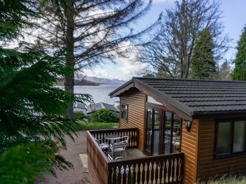 Set on the shores of Loch Eil in Corpach, north of Fort William, Linnhe Lochside Holidays offers a variety of accomodation, including chalets and caravans, with a garden and barbecue facilities.