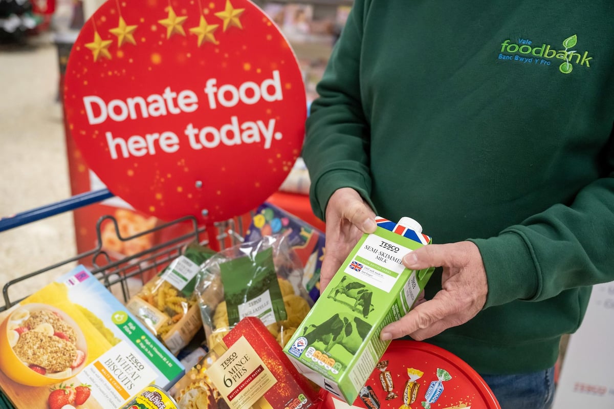 Can you help families in need this Christmas - donate now to the Tesco food drive this weekend