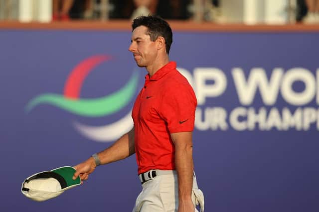Rory McIlroy acknowledges the crowd after securing the lead after the third round of the DP World Tour Championship. Picture: Warren Little/Getty Images.